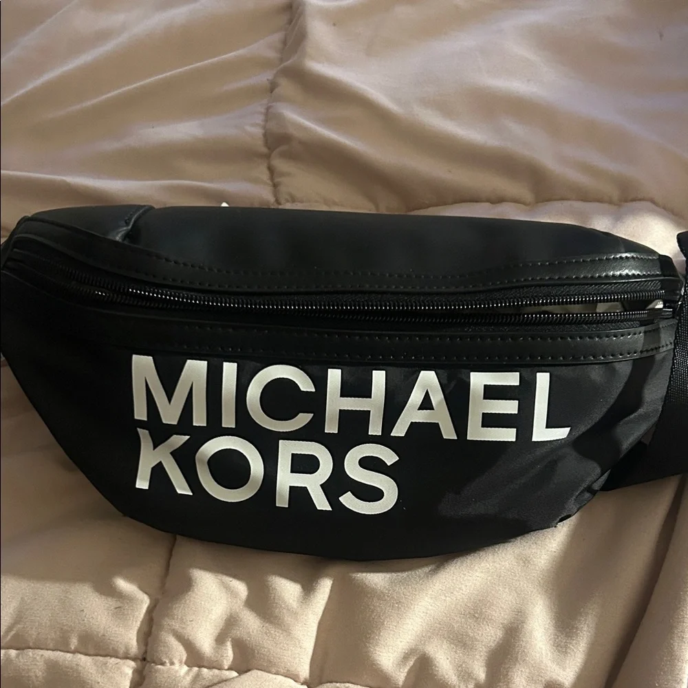 Michael Kors Black Belt Bag - Picture 5 of 8